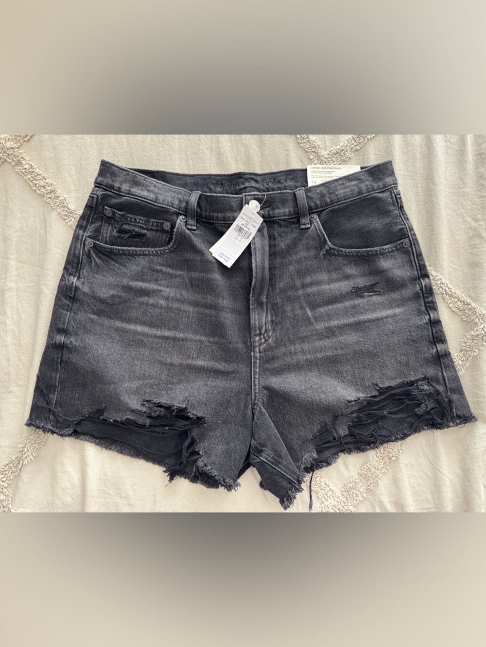 BNWT Highest Rise American Eagle Size 12 90’s Boyfriend Short
